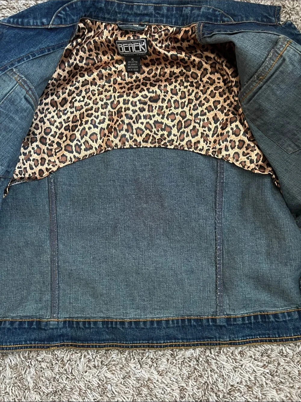 Like New! BERER Rhinestone Flower Button Denim Jacket Animal Print Lining in XL